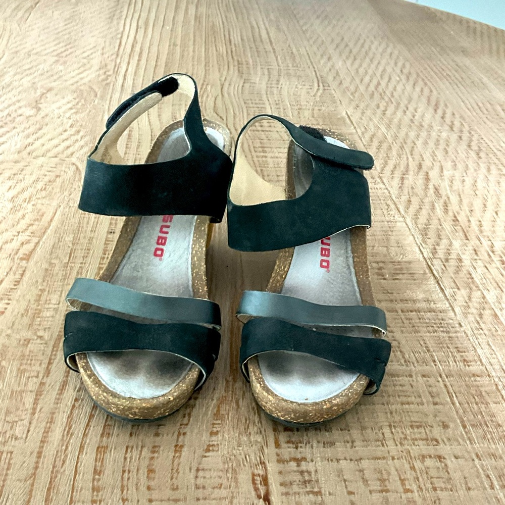 Tsubo Sandal Wedge Sz 7